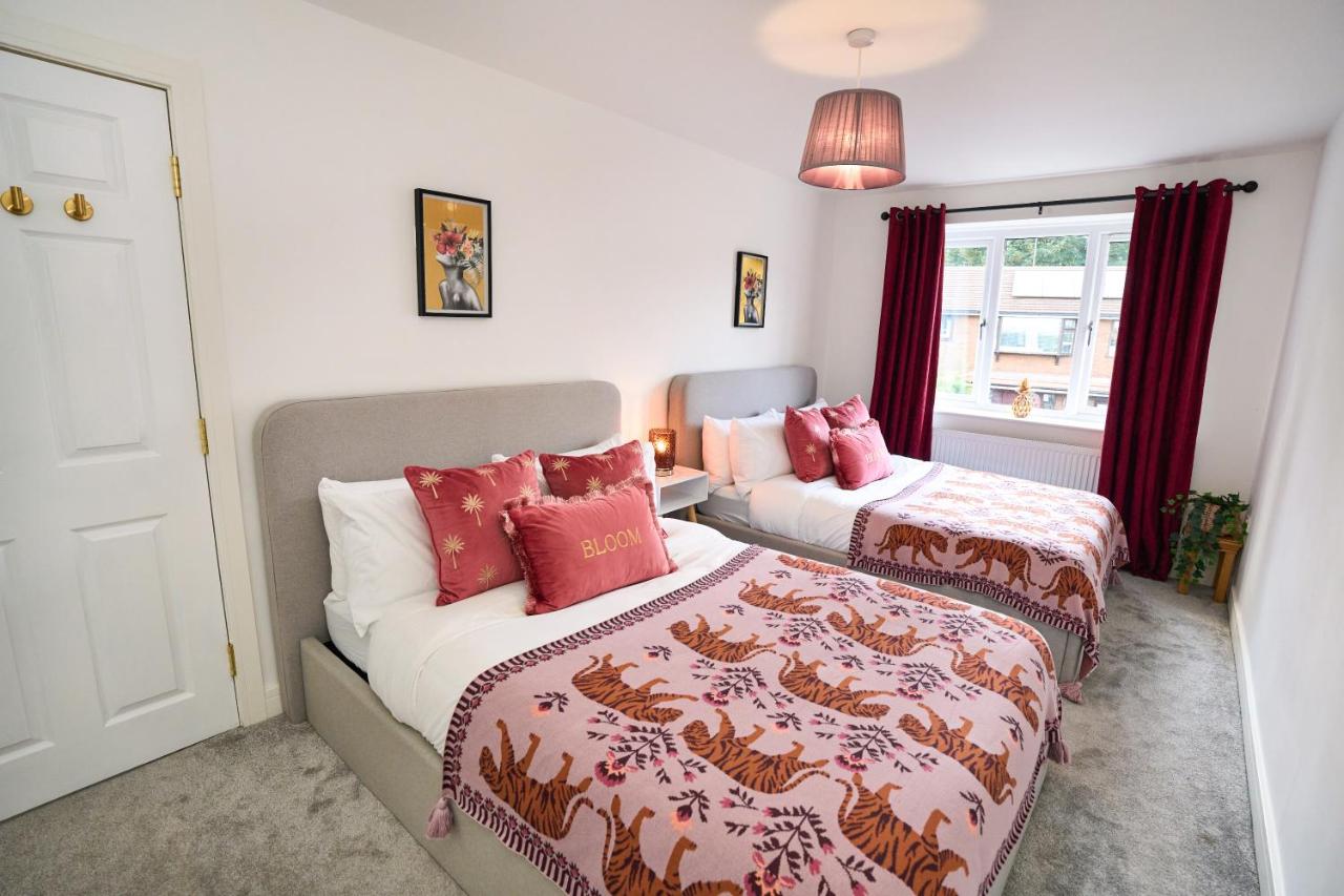 4-bed property · Manchester M25