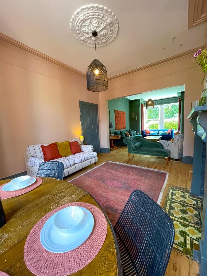 5-bed property · Leeds LS8