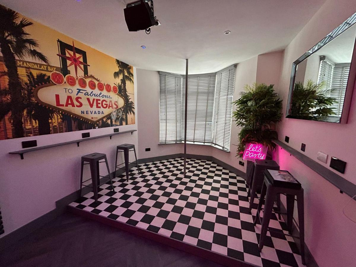 6-bed property · Blackpool FY1