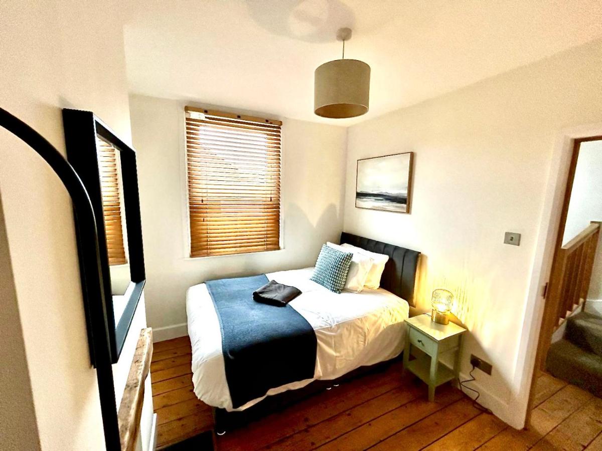 4-bed property · Exeter EX4