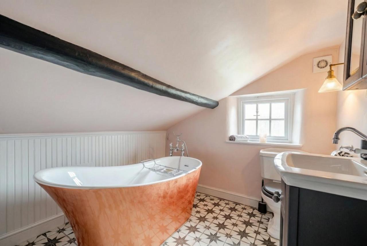 4-bed property · Brockenhurst SO42