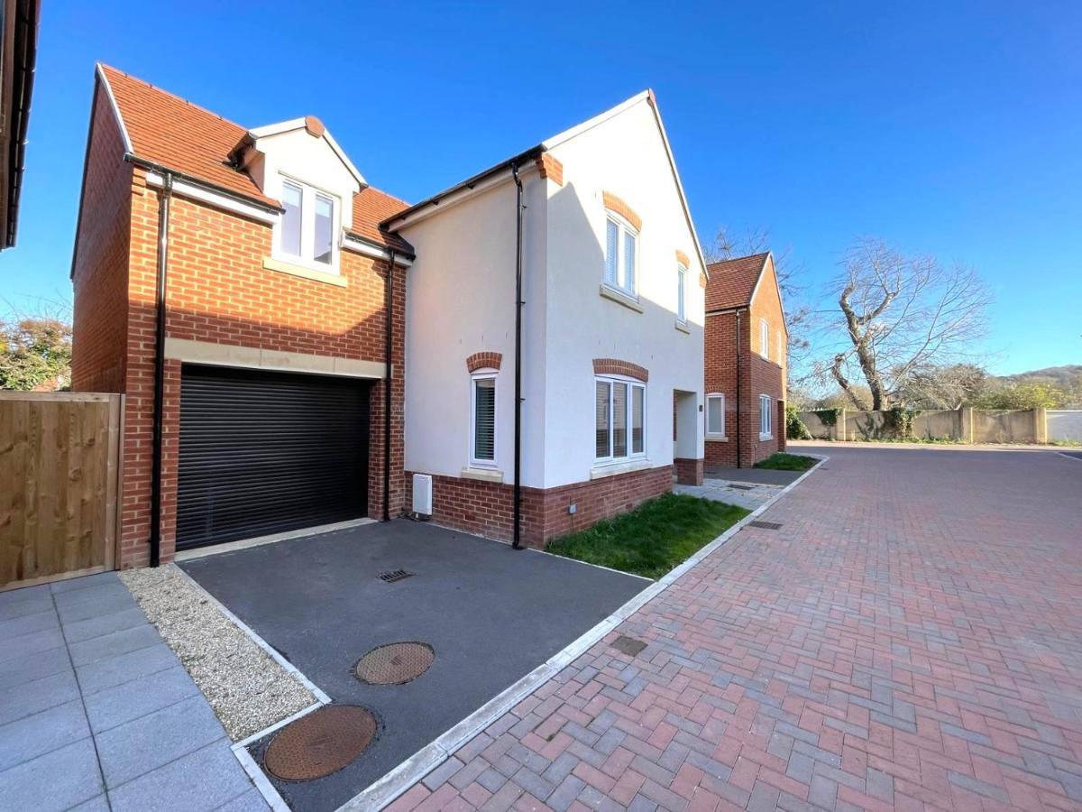 4-bed property · Gloucester GL1
