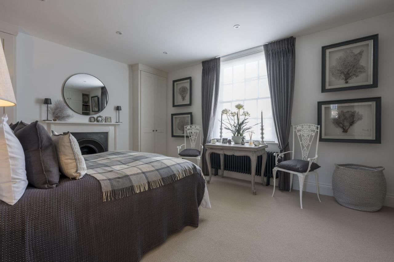 3-bed property · Lymington SO41