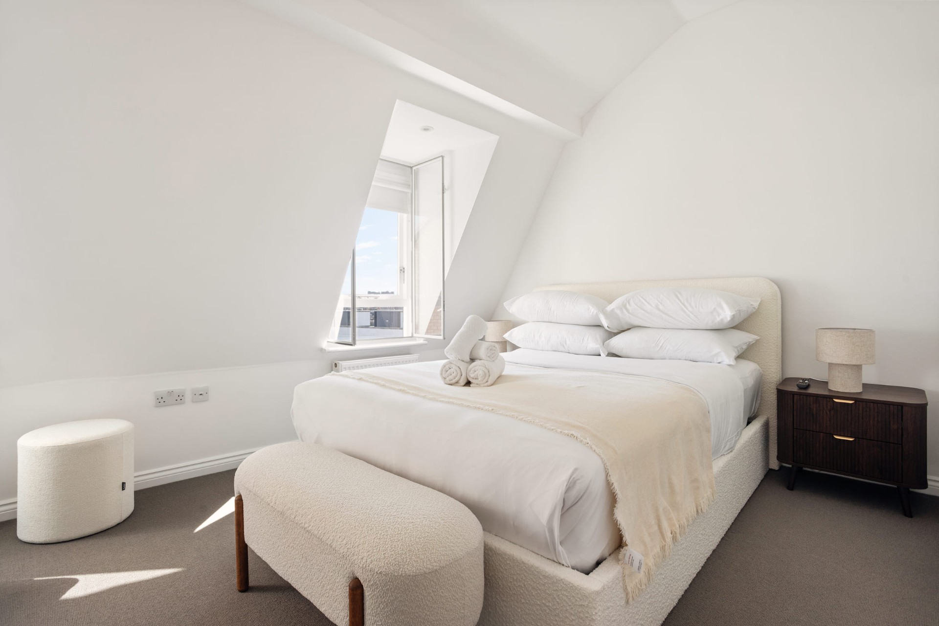 2BR Chelsea Apartment | Kings Road & Sloane Square
