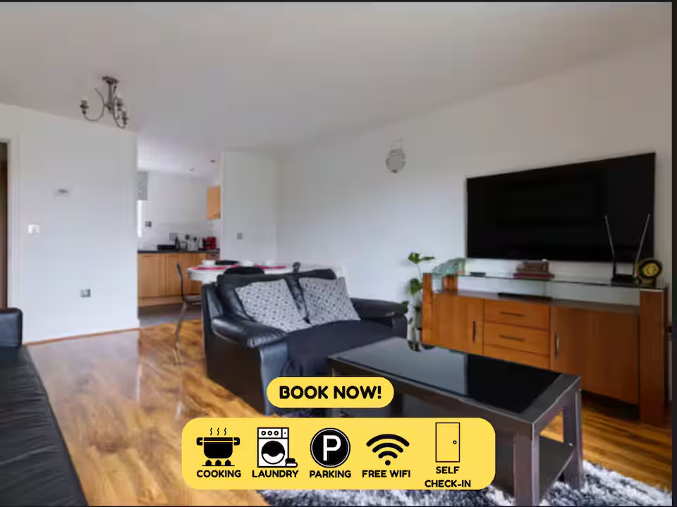 Luxury 1BR River View Apartment with Garden Access
