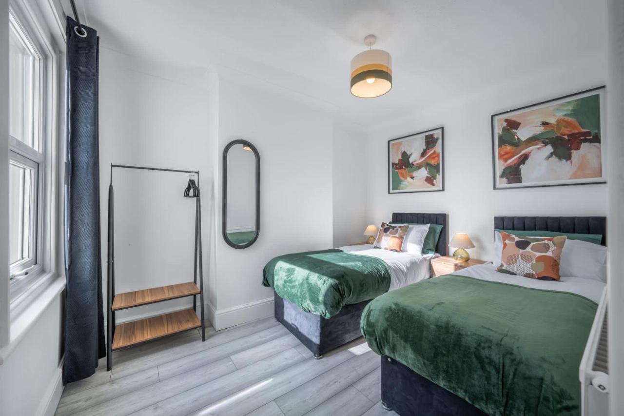 3-bed property · Swindon SN2