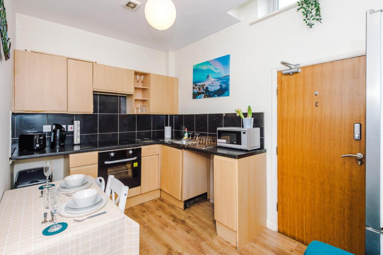 3-bed property · Manchester M6