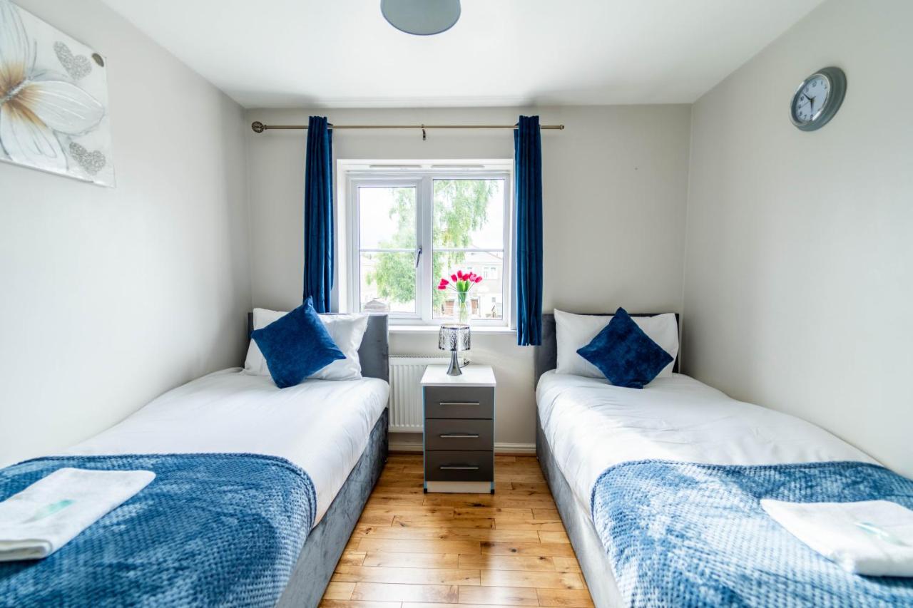 6-bed property · Wolverhampton WV14