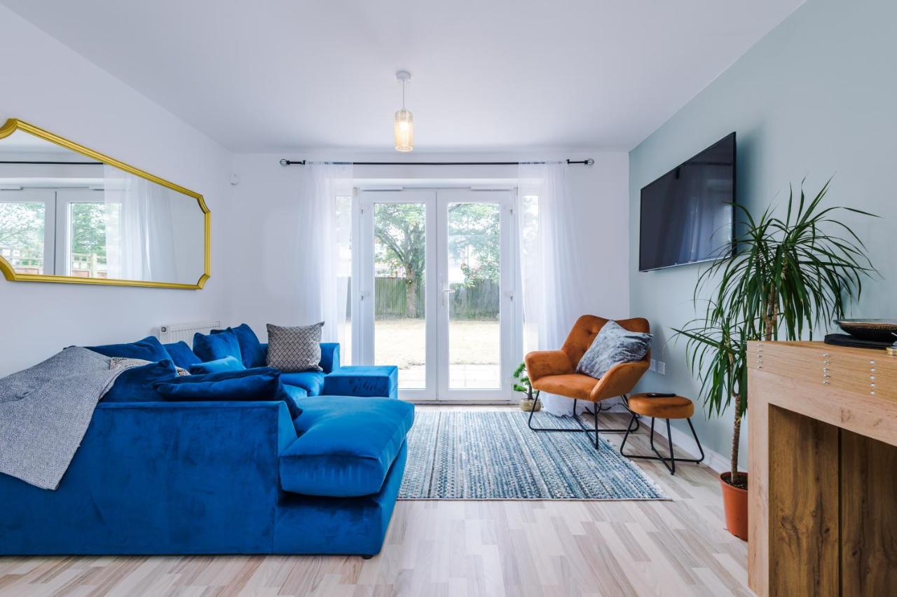 6-bed property · Manchester M9