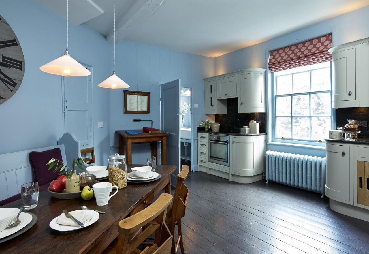 4-bed property · York YO1