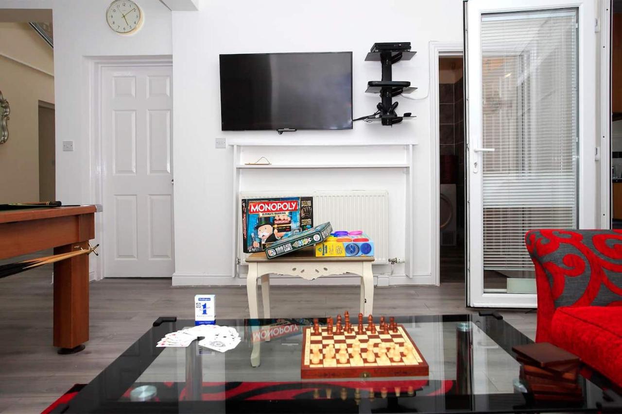 6-bed property · Peterborough PE1