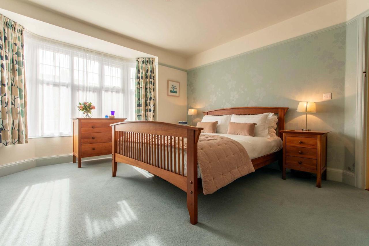 3-bed property · Bath BA2