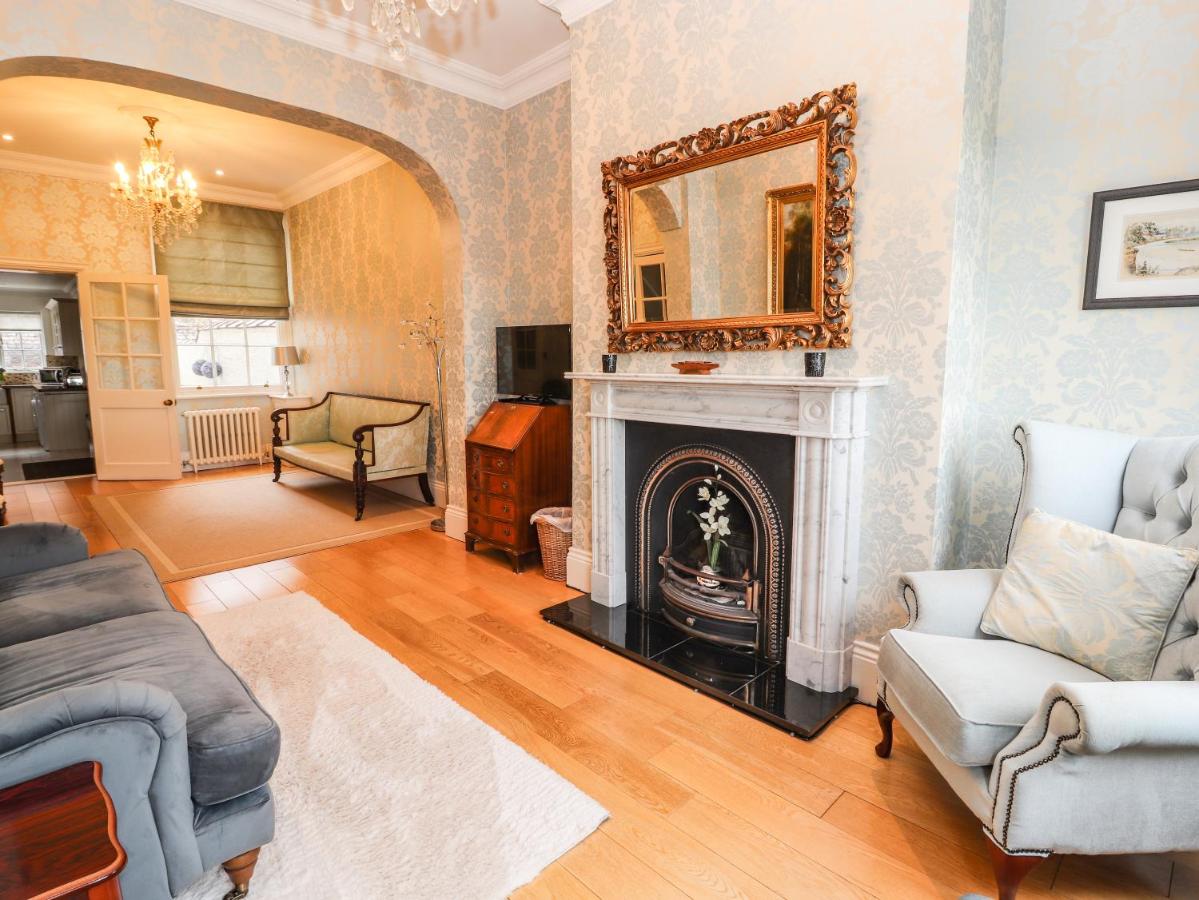 3-bed property · Chester CH3