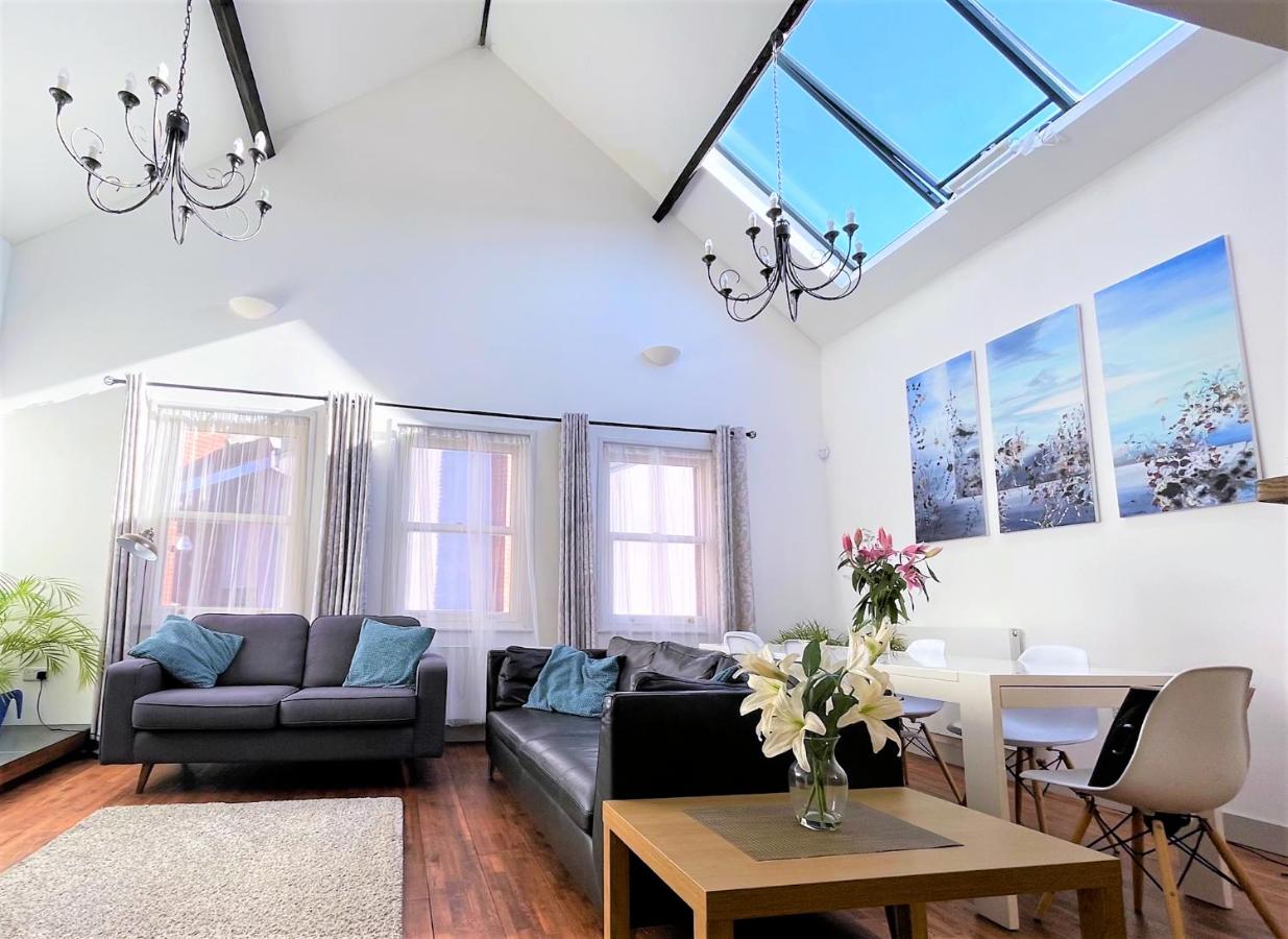 The Old Coach House, Luxury Harbourside Apartment