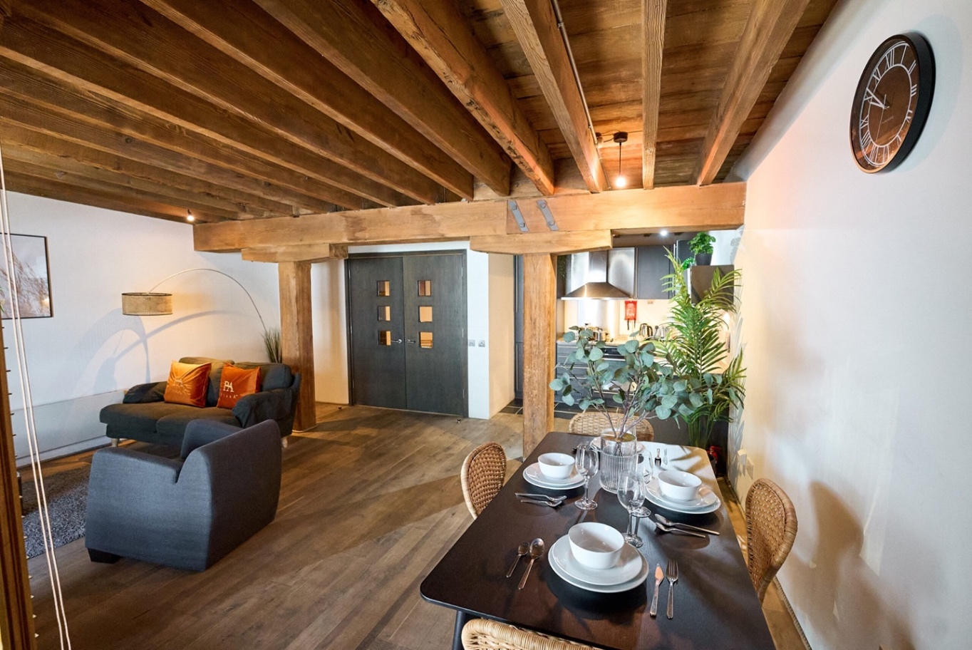 Canary Wharf 1-Bed Apartment | Private Balcony
