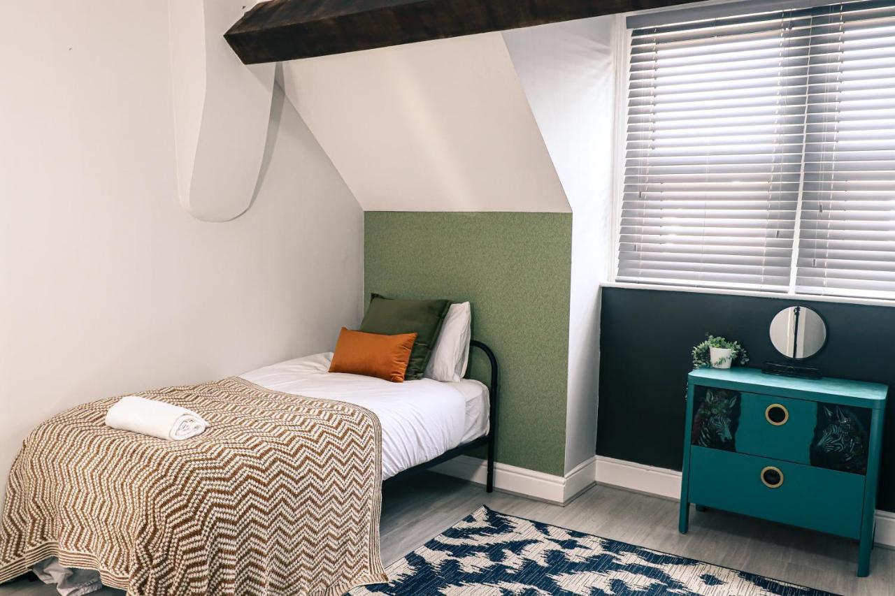 3-bed property · Salford M7