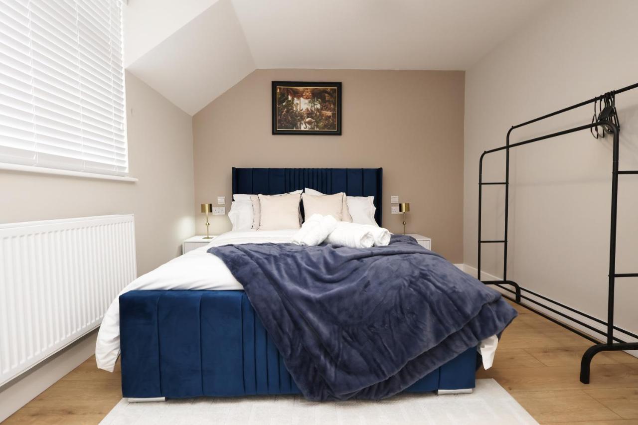 5-bed property · Bristol BS10