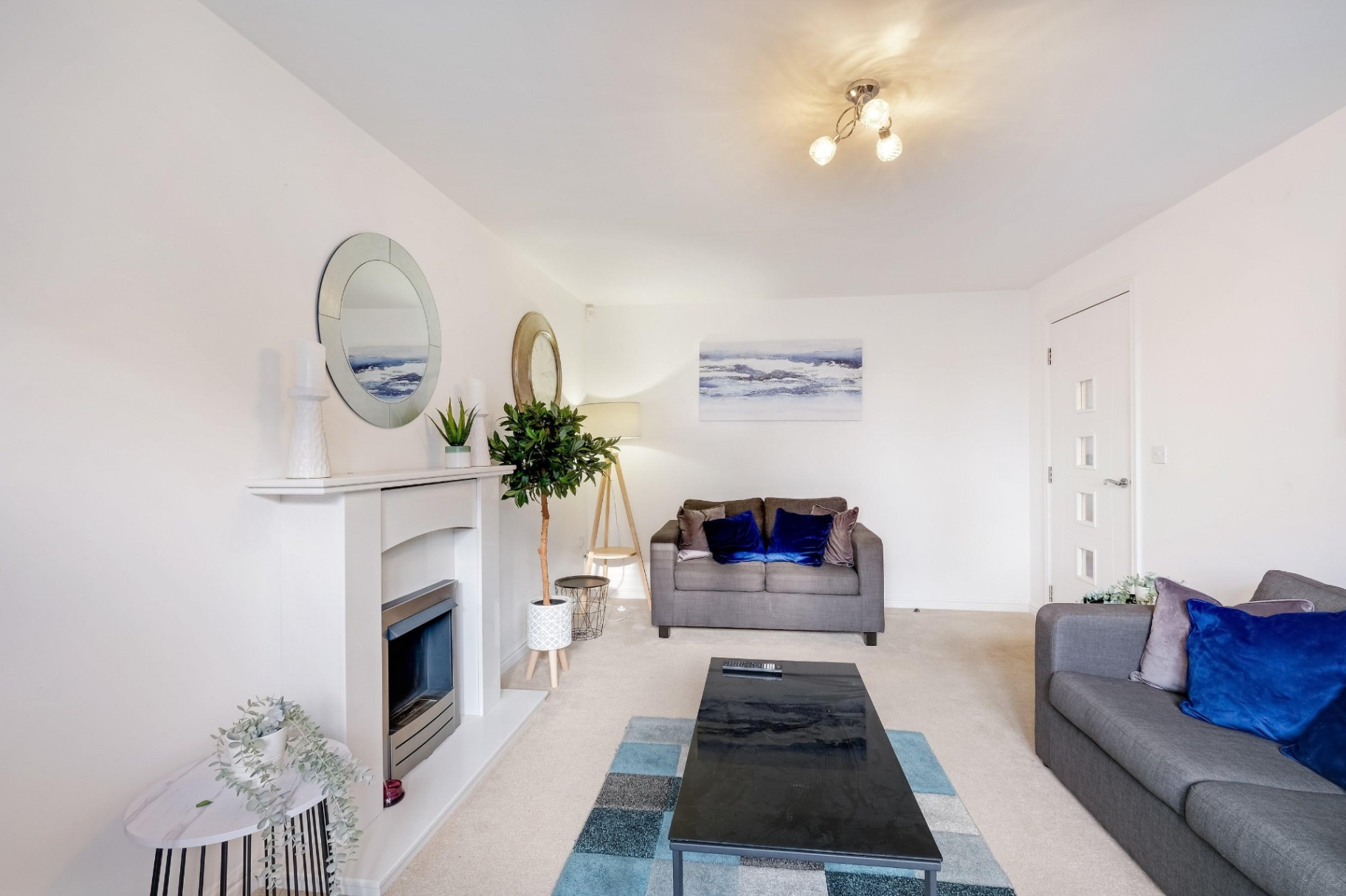 Spacious 5-Bed Detached House in Emersons Green, Bristol – Sleeps 10–12, Driveway Parking, Bills Included