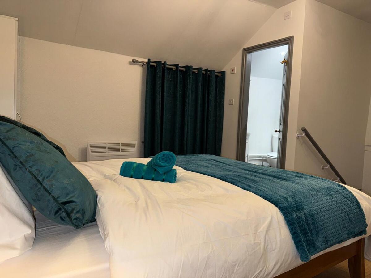 5-bed property · Leicester LE3