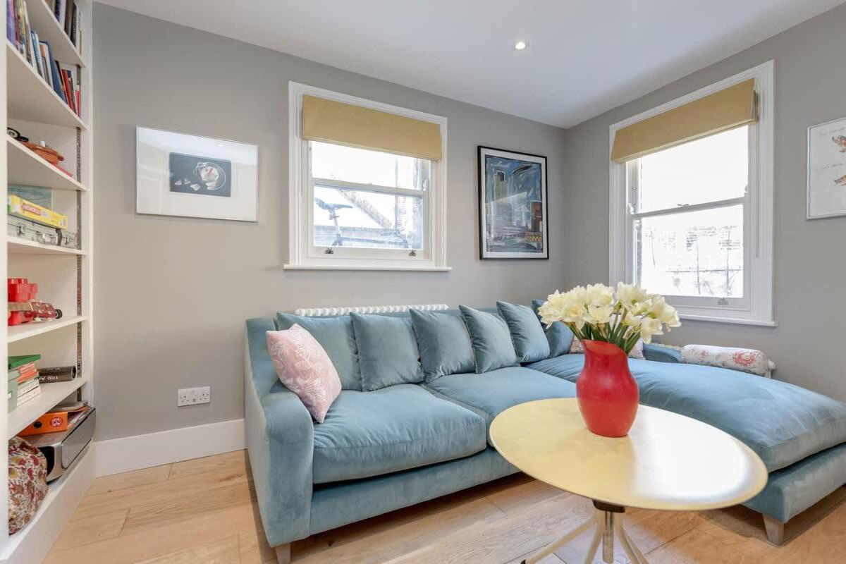 3-bed property · London SW8