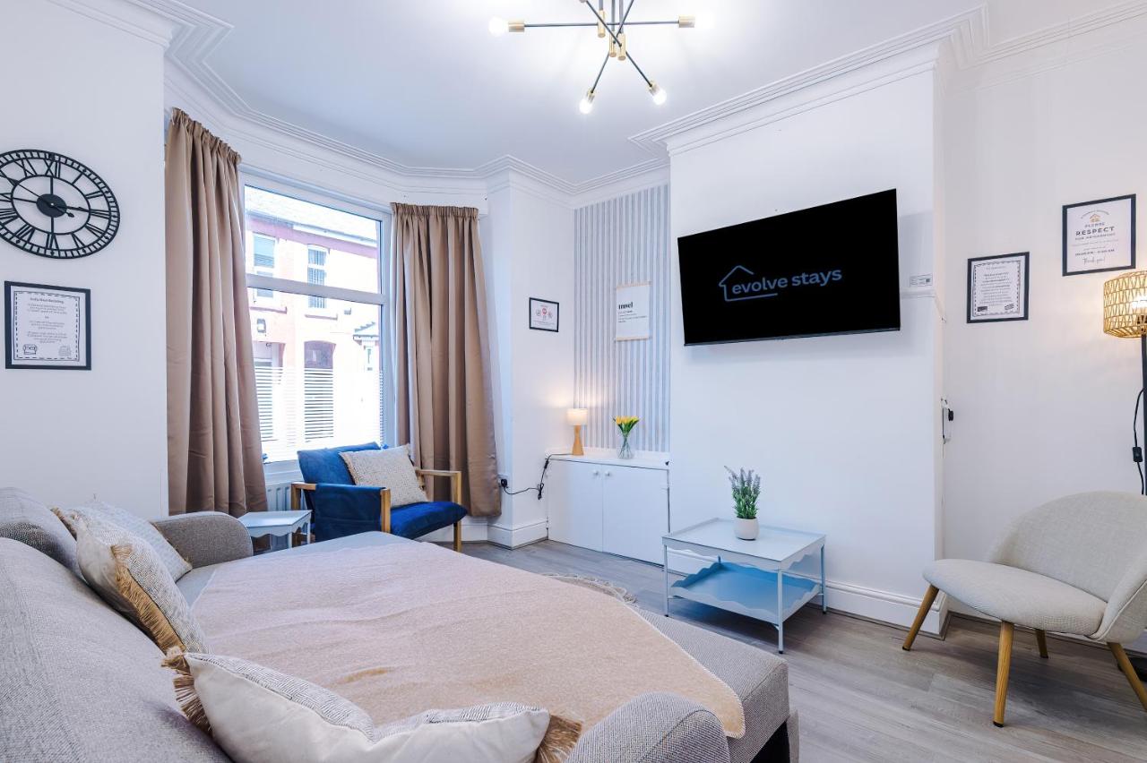 3-bed property · Salford M7