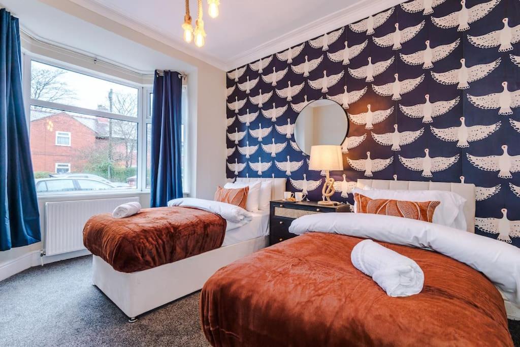 5-bed property · Salford M5