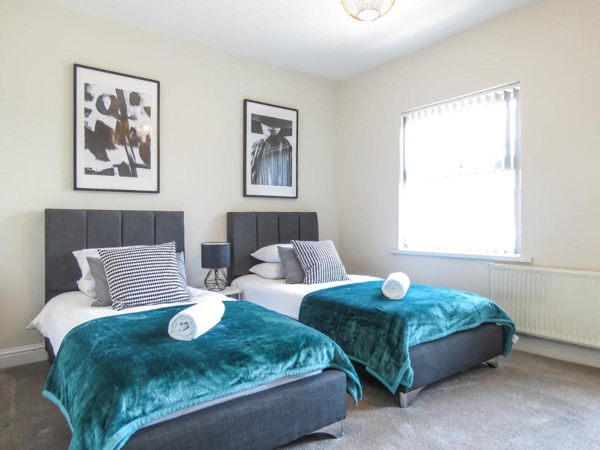 5-bed property · Birmingham B12