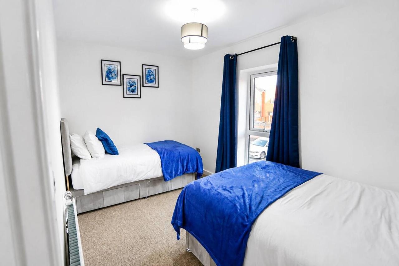 5-bed property · Manchester M6