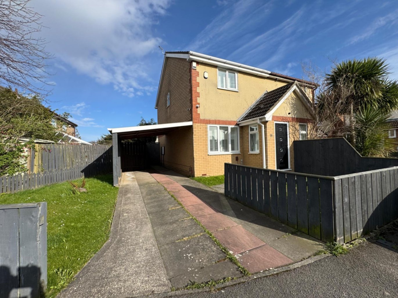 2-Bed | Driveway & Carport | Family & Contractors