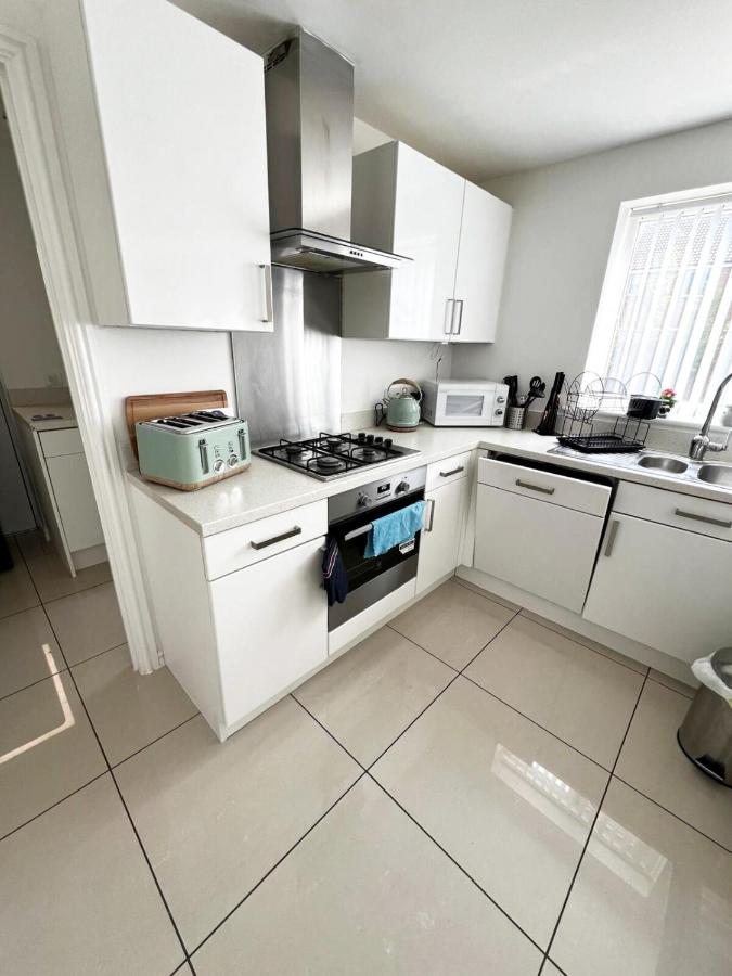 4-bed property · Hull HU7