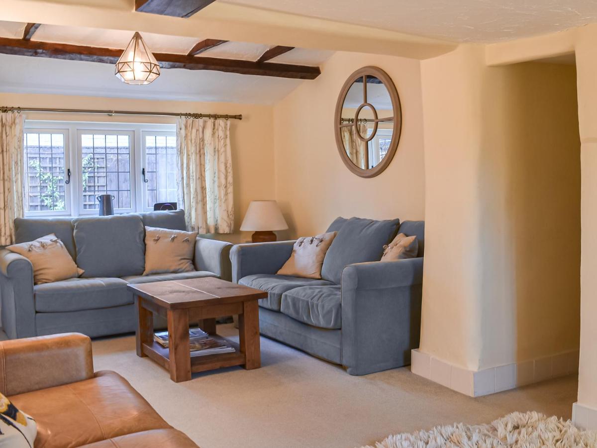 4-bed property · Lymington SO41