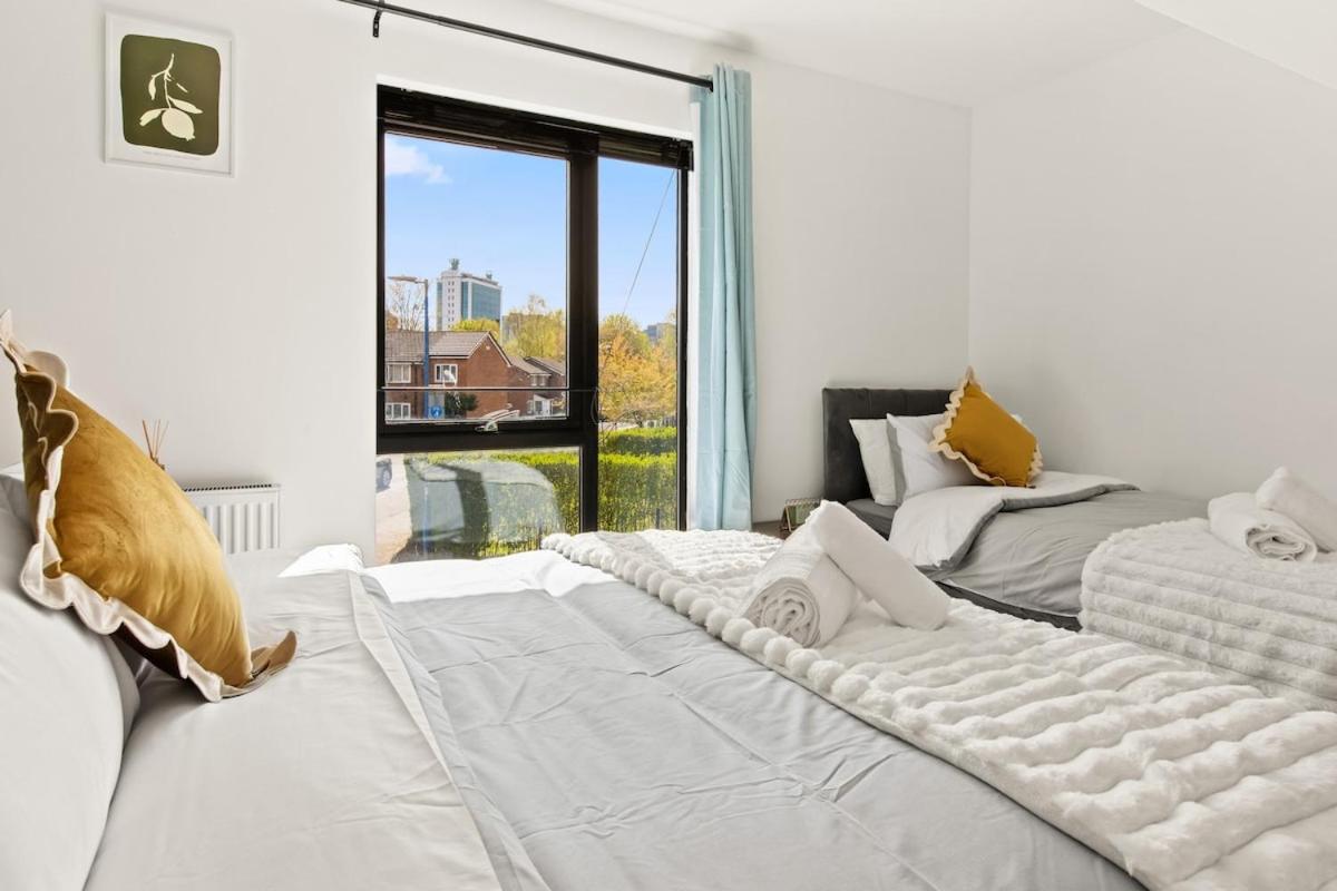 3-bed property · Salford M5