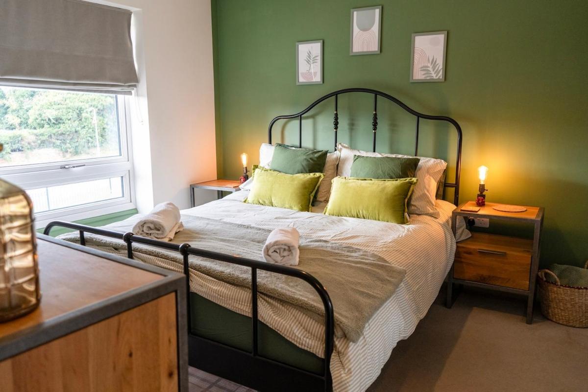 4-bed property · Nottingham NG4