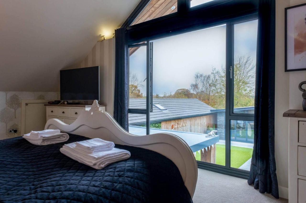 4-bed property · Lymington SO41
