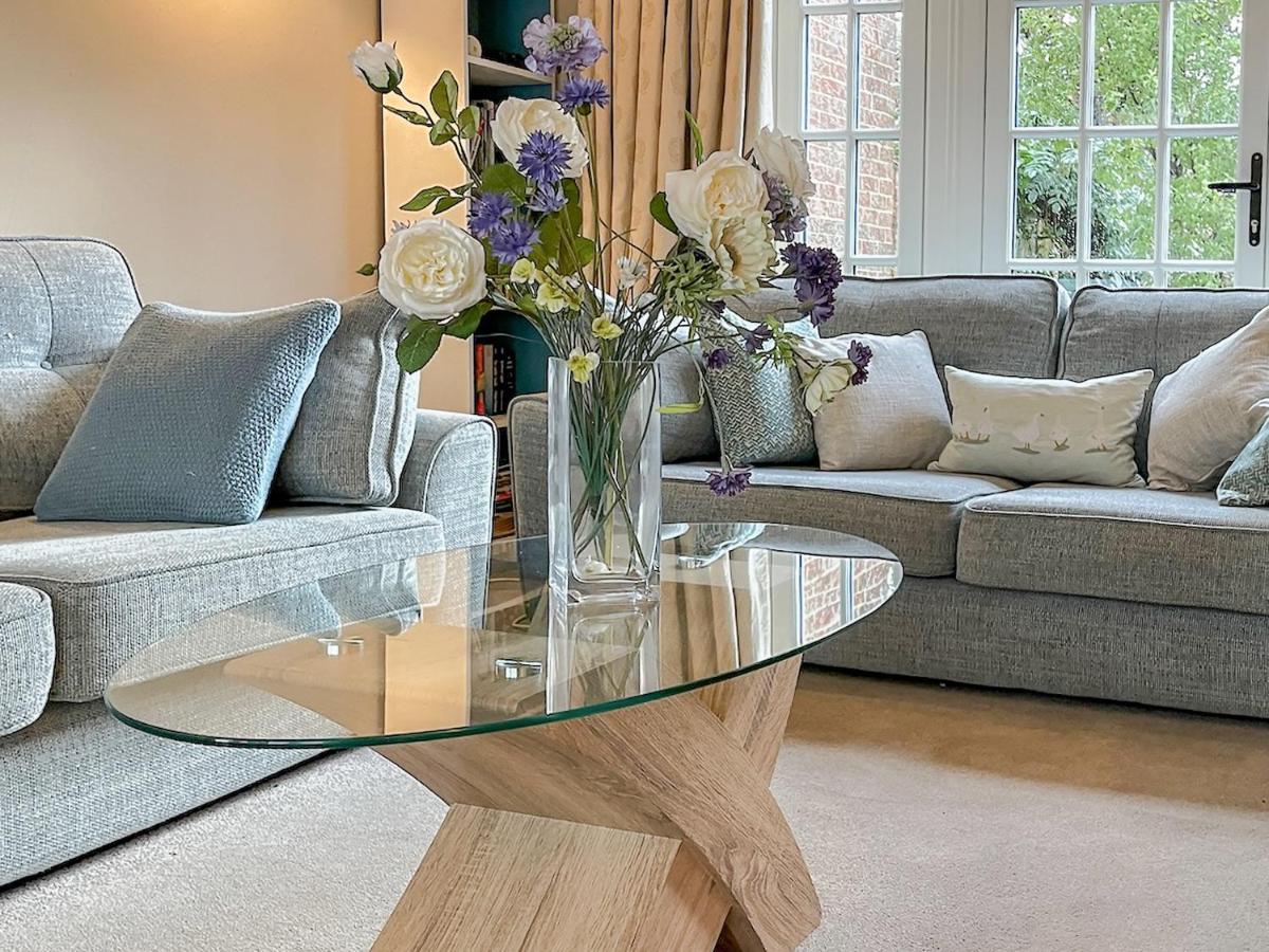 4-bed property · Lymington SO41