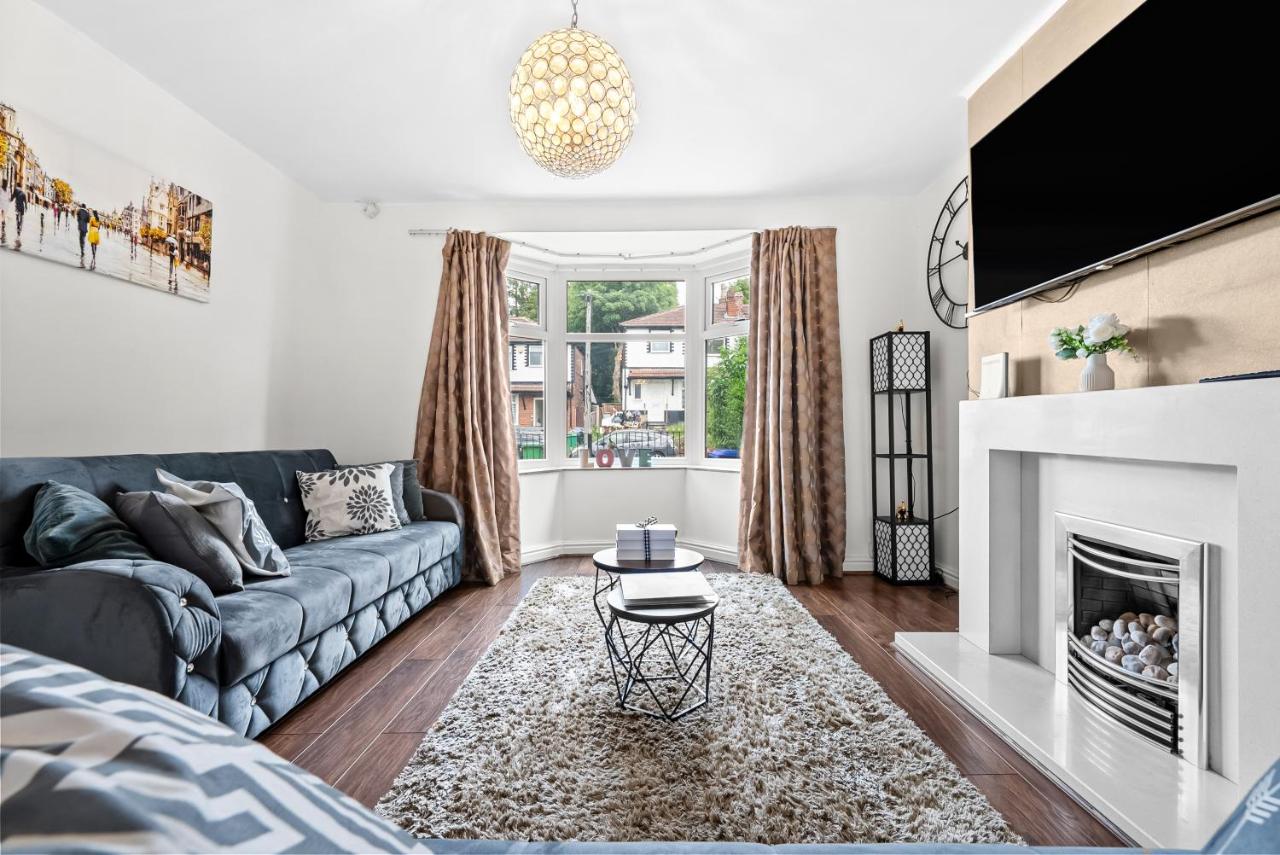 4-bed property · Manchester M8